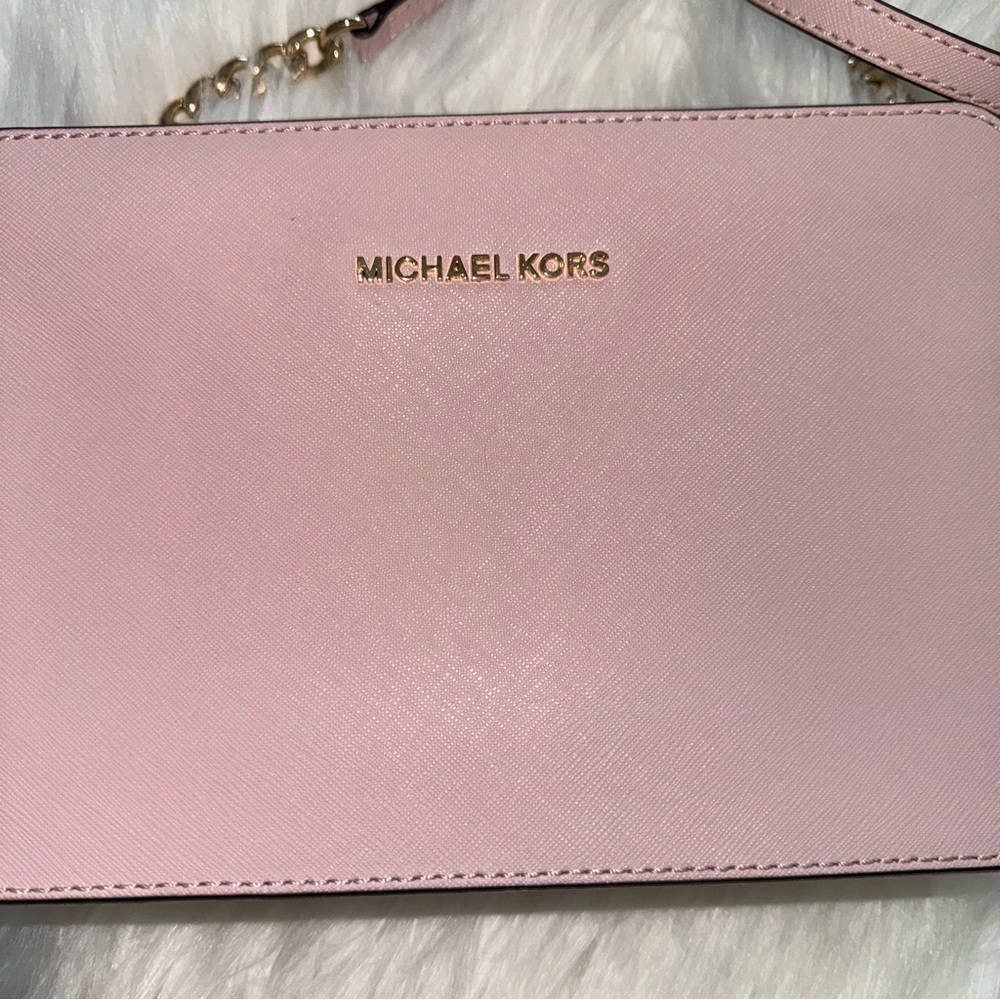 Like New Michael Kors MK Crossbody. - Picture 2 of 10